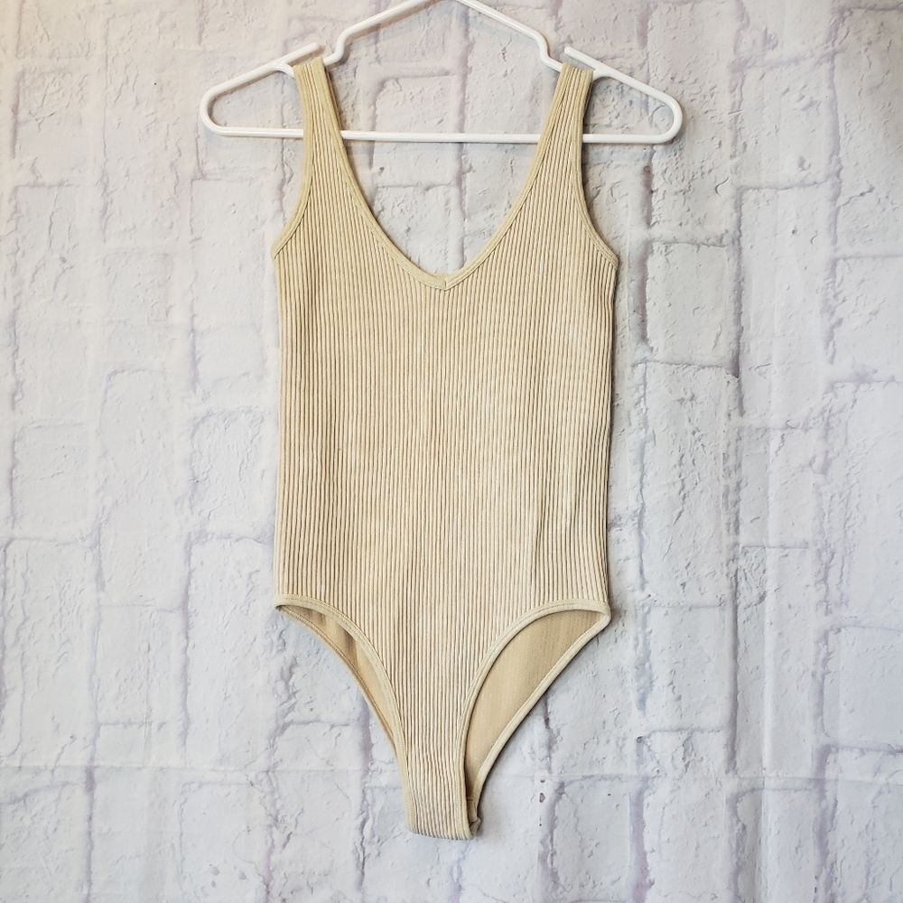 AURA Cream Ribbed V-Neck Bodysuit Tank Top S/M